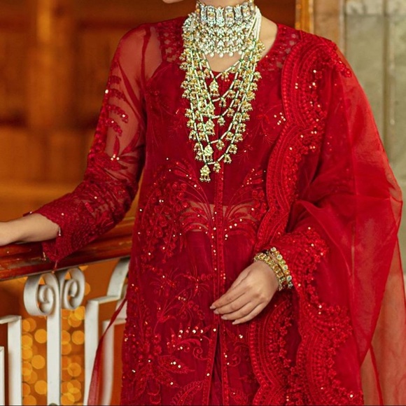 Beautiful red custom made outfit with duppata - Picture 4 of 5